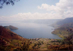 トバ湖